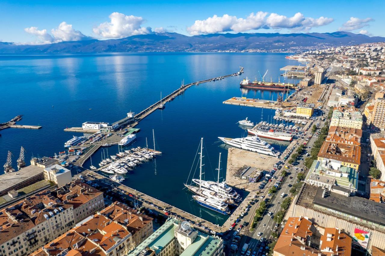 My Way Room, Parking, Sea View, Terrace Rijeka Buitenkant foto